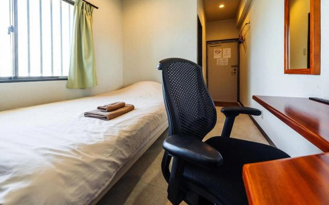 Hotel Sunset American – Guest Rooms – Chatan
