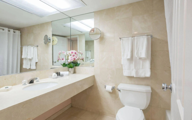 The Roslyn, Tapestry Collection by Hilton