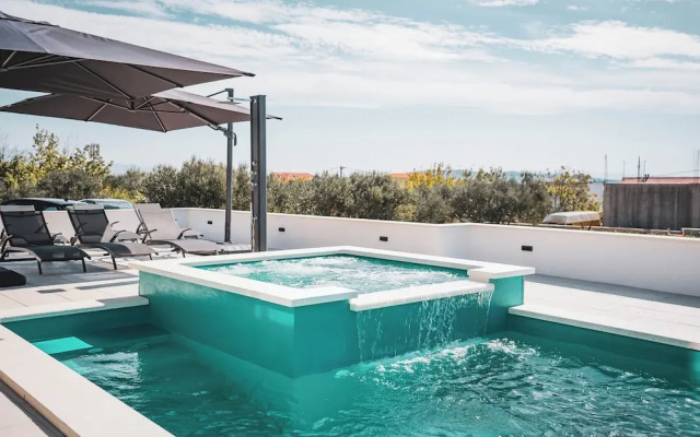 Villa Just be Happy by Trawelltopia