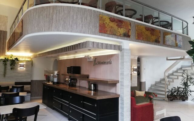 Hotel Montecarlo