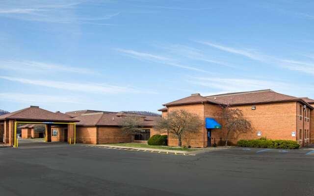 Quality Inn Summersville - New River Area