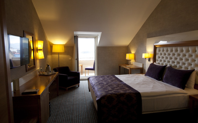 Tugcu Hotel Select