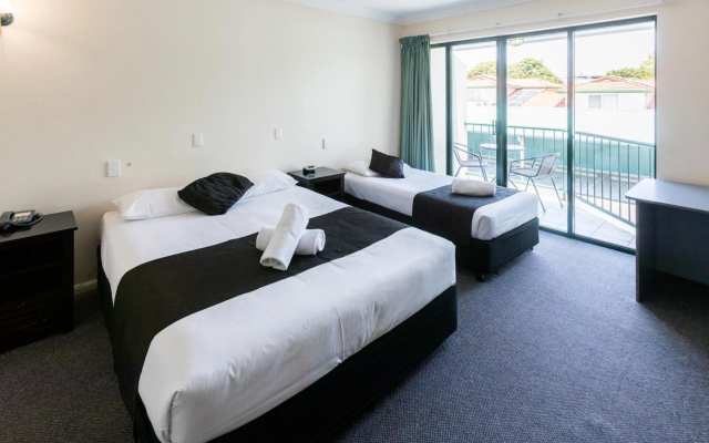 Comfort Hotel Pacific Cleveland – Guest Rooms – Cleveland