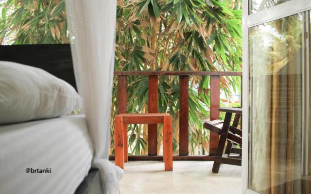 Cocoplant Surf Inn