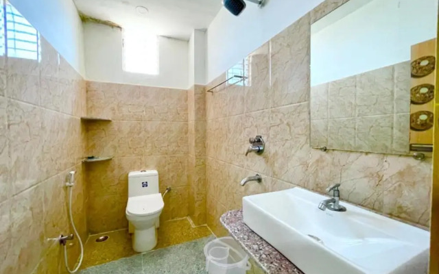 Goroomgo Hotel Coral Suites Puri