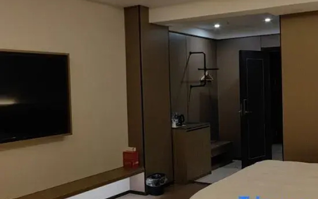 Taizhou Chaoran Pavilion Hotel