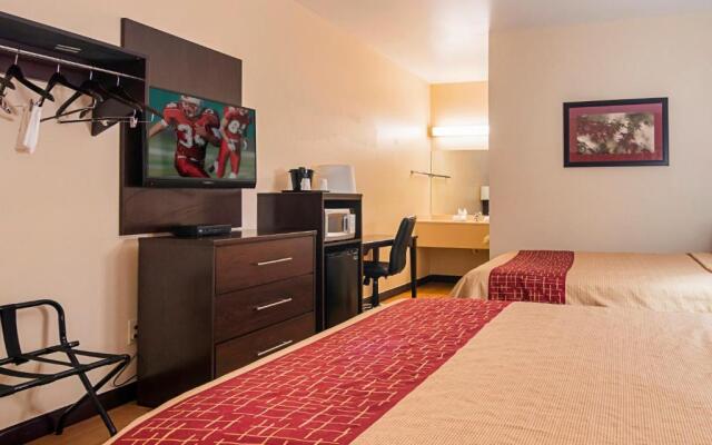 Red Roof Inn & Suites Lake Orion/ Auburn Hills