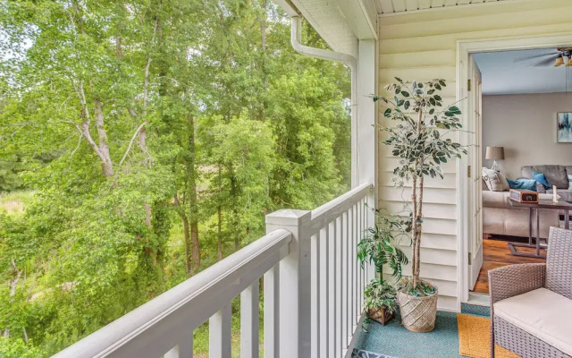 River Oaks Fairways Three-bedroom Apartment 10-B