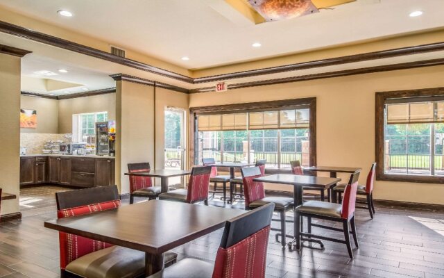 Comfort Suites Alexandria North