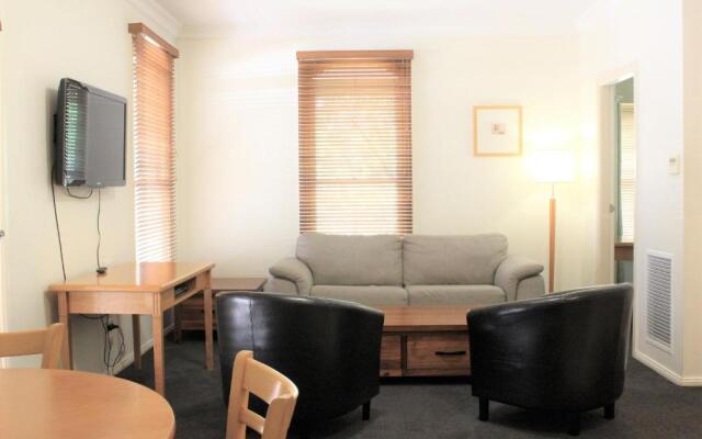 Carlyle Suites & Apartments