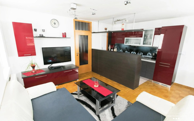Luxurious RUBY Apartment