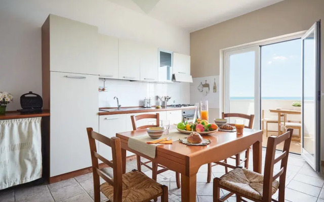 Orizzonte Casesicule, Fantastic Sea View with Balcony and Big Windows, Wi-Fi