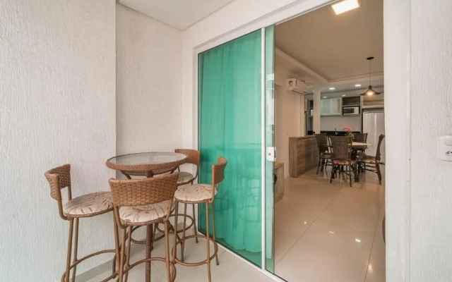 298 - Excelente apto a 30m do mar em Bombinhas