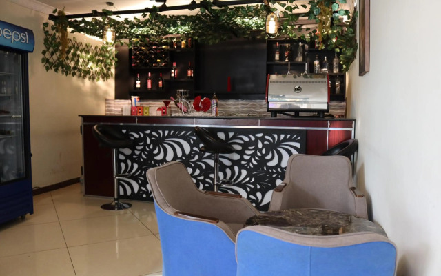 Blue Birds International Hotel