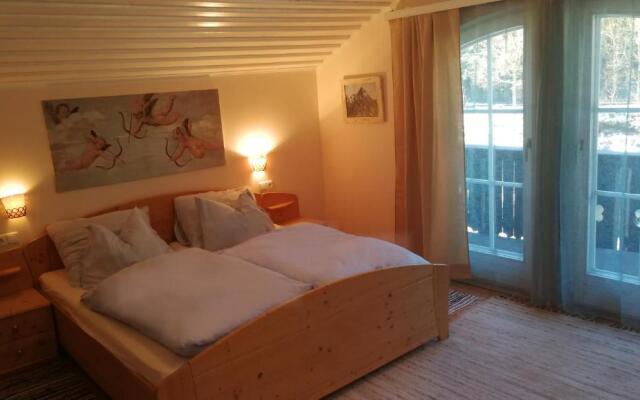 Rosis Cottage