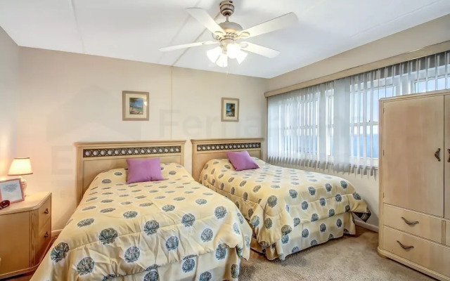 Amelia South B7 by RedAwning