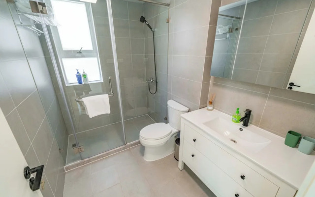 Tyms Bright 2BR 1BA Apt Xuhui Center