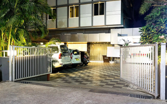 Treebo Premium Grand Emerald