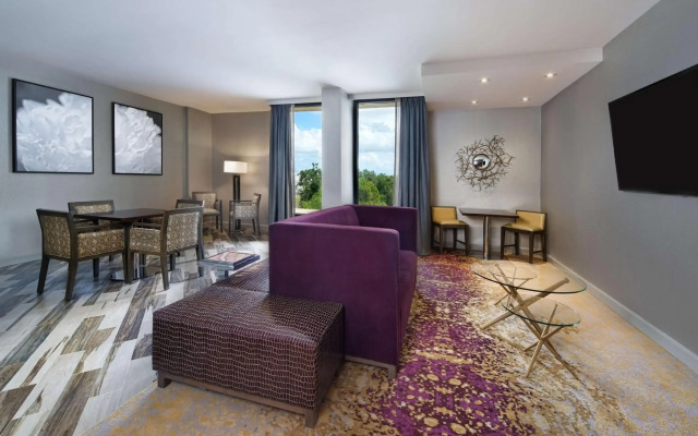 DoubleTree by Hilton Hotel Orlando East - UCF Area