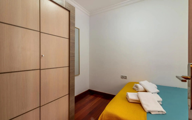 Flatguest Albareda + Penthouse + 2 Bdr + A/C