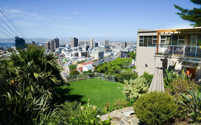 Signal Hill Lodge