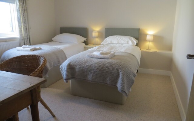 Seaside Retreat Superb Quality Family House