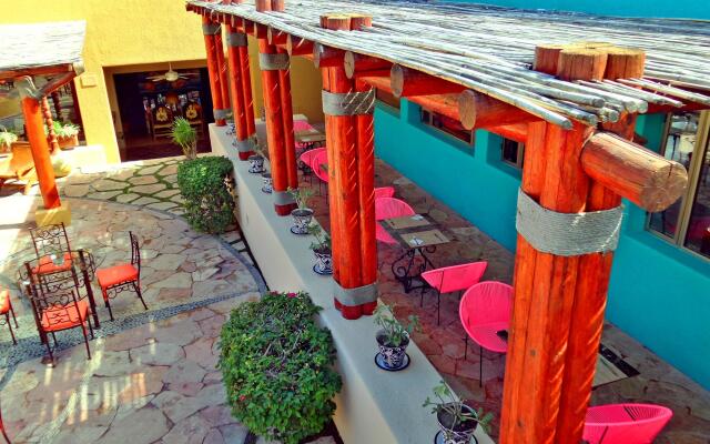 Los Patios Hotel