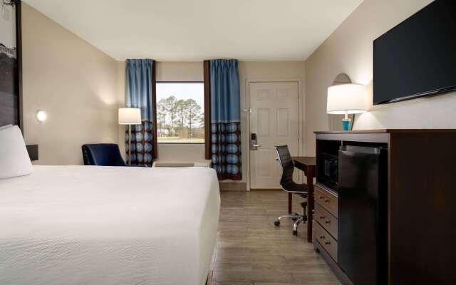 Super 8 by Wyndham Ocean Springs Biloxi