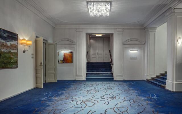 Hotel Kings Court