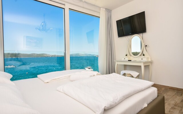 Livingstone Beach House