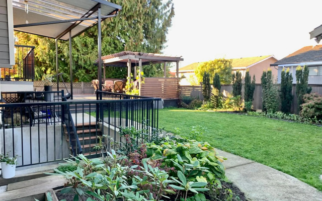 Spacious Burnaby Guest Home