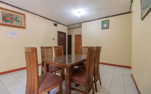 RedDoorz near Pondok Indah Water Park
