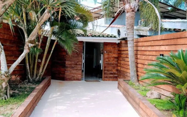 Tropical Hostel e Pousada