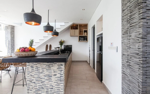 Captivating Villa Walk to the Beach