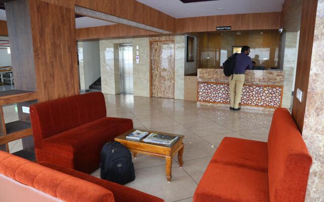 Hotel Skml Grand