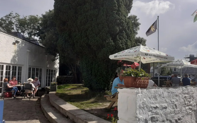 Feathers Hotel, Bar and Restaurant