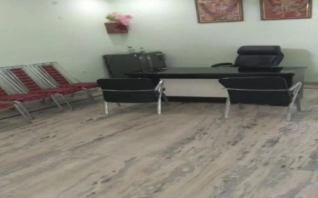 Chauhan Palace by OYO Rooms