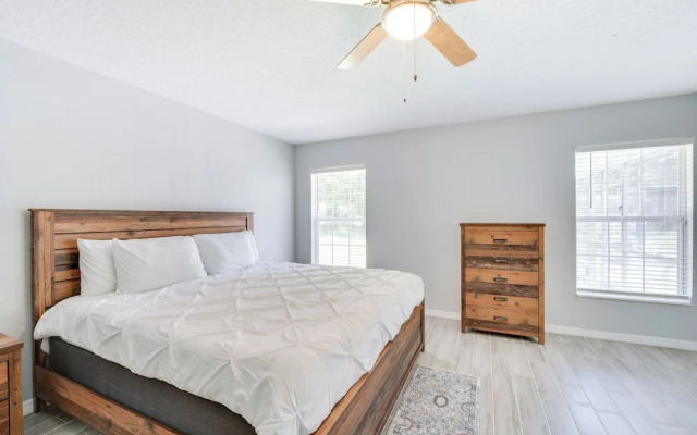 Inviting Home w/ Lanai & Pool in Kissimmee!