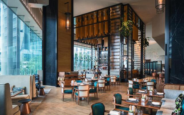 Renaissance Hong Kong Harbour View Hotel