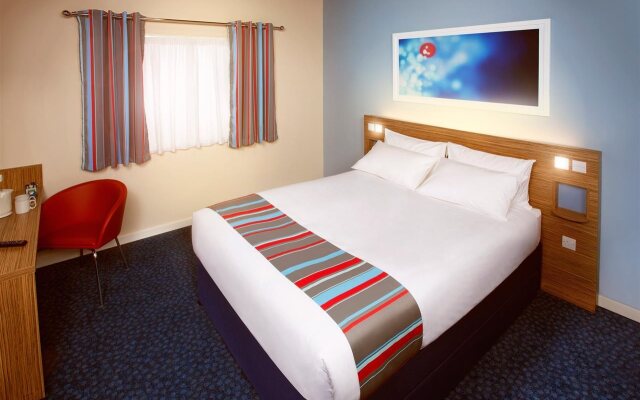 Travelodge Llanelli Cross Hands