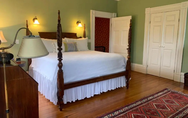 Delano Homestead Bed & Breakfast