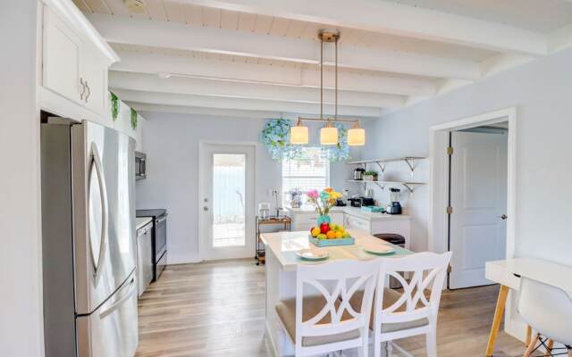 Family Couples Getaway Sleeps 6 Guests