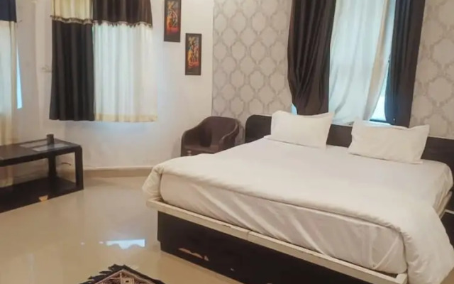 The Quila Camps & Resort