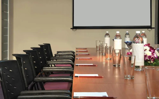 Caspia Hotel New Delhi Shalimar Bagh