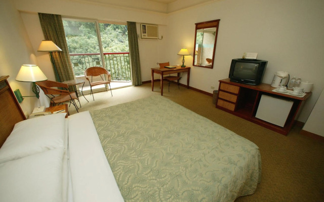 Hoya Hot Springs Hotel