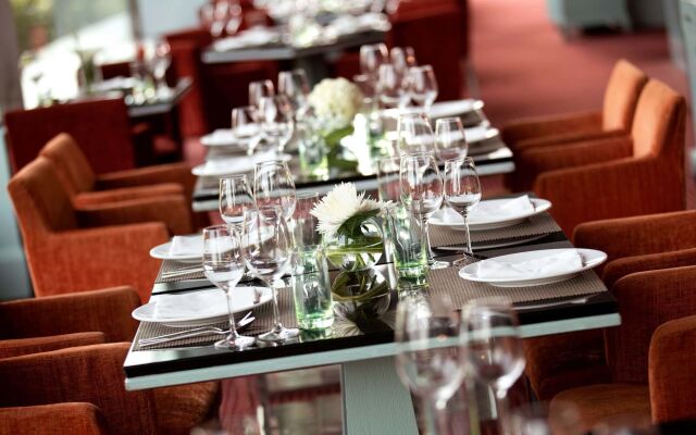 Lakeside Chalet - Mumbai, Marriott Executive Apartments