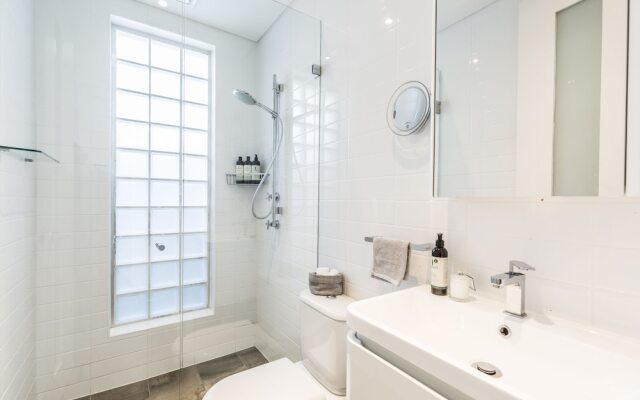 Coogee Luxury Home with Salt Water Pool & Parking