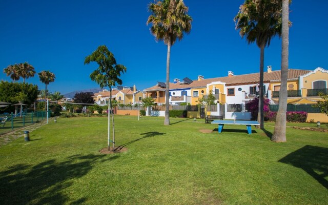 OleHolidays Adosado Villas y Golf Guadalmina urbanización privada