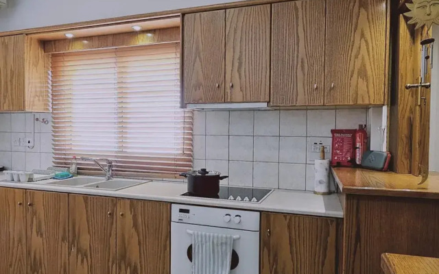 82 NIC - Stay Aurum Apartment