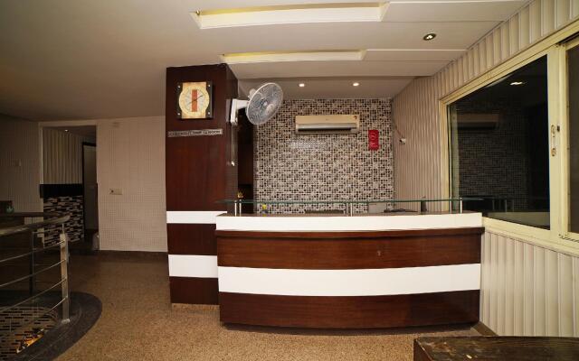 OYO 32589 Hotel Sky Lark